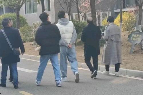 安徽网红吃瓜事件,一场网络舆论的风暴与反思 第1张 安徽网红吃瓜事件,一场网络舆论的风暴与反思 第1张